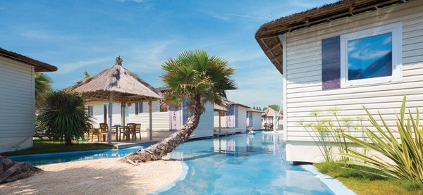 Comment réserver un camping à Vias Plage pour une Grande Famille ?
