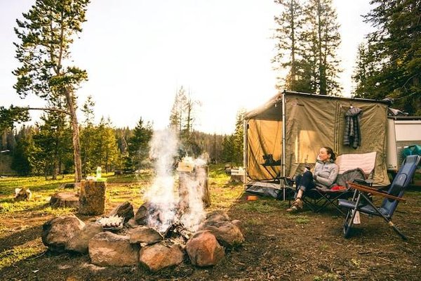 Améliorez votre confort de camping avec ces équipements et accessoires astucieux
