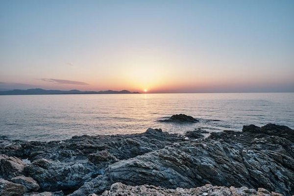Comment réserver dans un camping à Roquebrune sur Argens?
